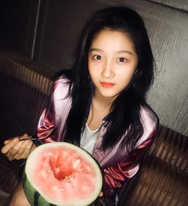 娱乐吃瓜酱拍照技巧视频,跟随娱乐吃瓜酱视频学技巧